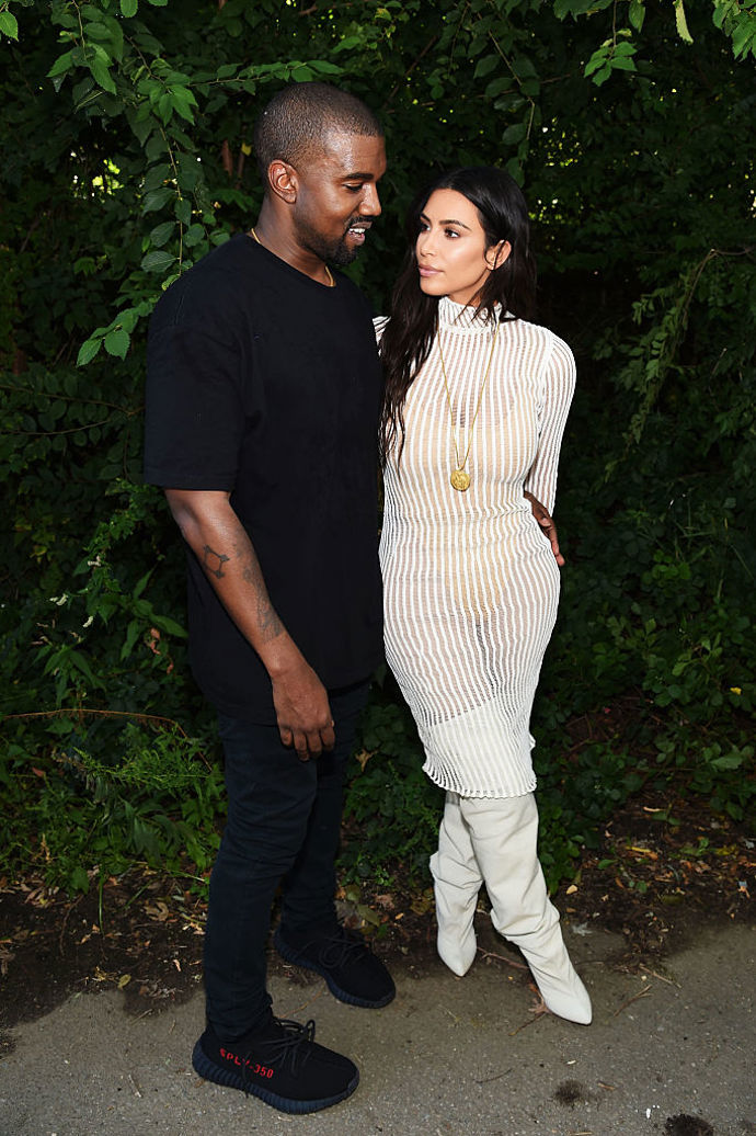 30 cool outfitů Kim Kardashian a Kanye Westa: