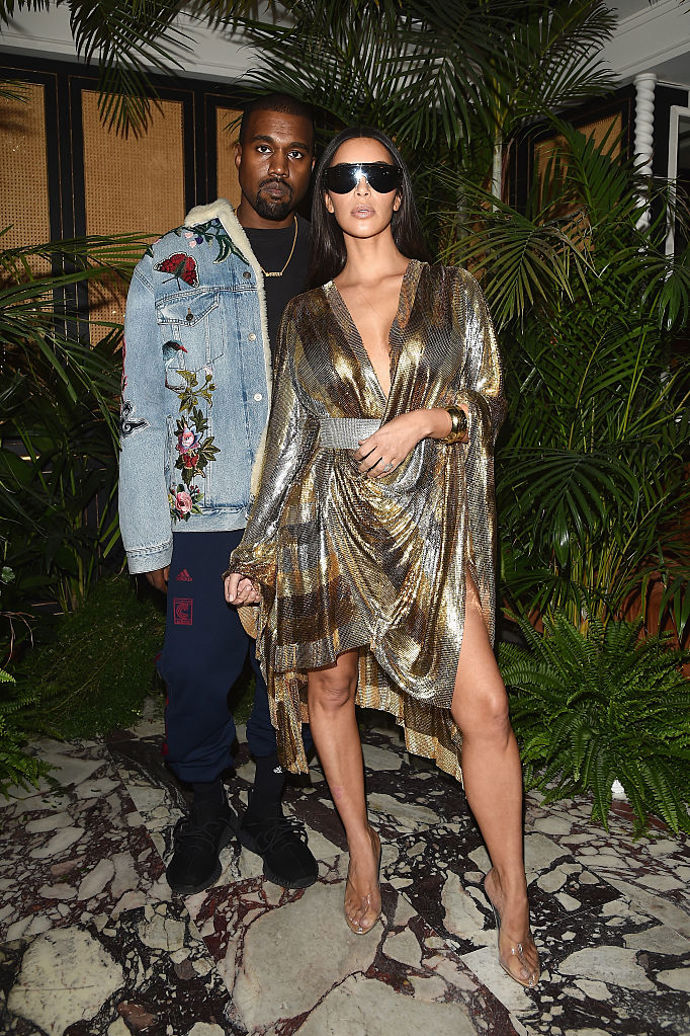 30 cool outfitů Kim Kardashian a Kanye Westa: