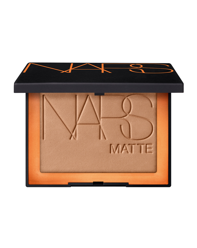 Matující bronzer, Matte Bronzing Powder, NARS, prodává Sephora.cz
