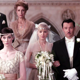 Carey Mulligan ve filmu Velký Gatsby
Rok vydání filmu způsobil tento snímek doslova svatební revoluci a většina nevěst čerpalo z legendárního glamour looku nádherné Daisy Buchannan (Carey Mulligan) svoji inspiraci.
Carey Mulligan ve filmu Velký Gatsby
Rok vydání filmu způsobil tento snímek doslova svatební revoluci a většina nevěst čerpalo z legendárního glamour looku nádherné Daisy Buchannan (Carey Mulligan) svoji inspiraci.