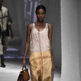 Prohlédněte si celou kolekci Fendi Spring-Summer 2021: