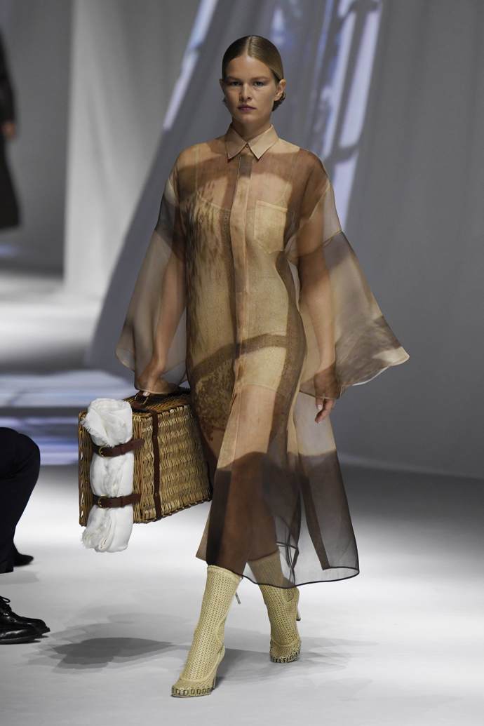 Prohlédněte si celou kolekci Fendi Spring-Summer 2021: