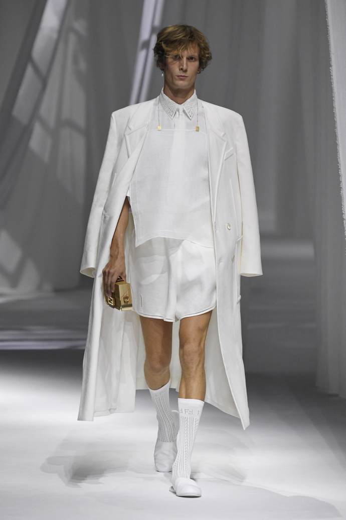 Prohlédněte si celou kolekci Fendi Spring-Summer 2021: