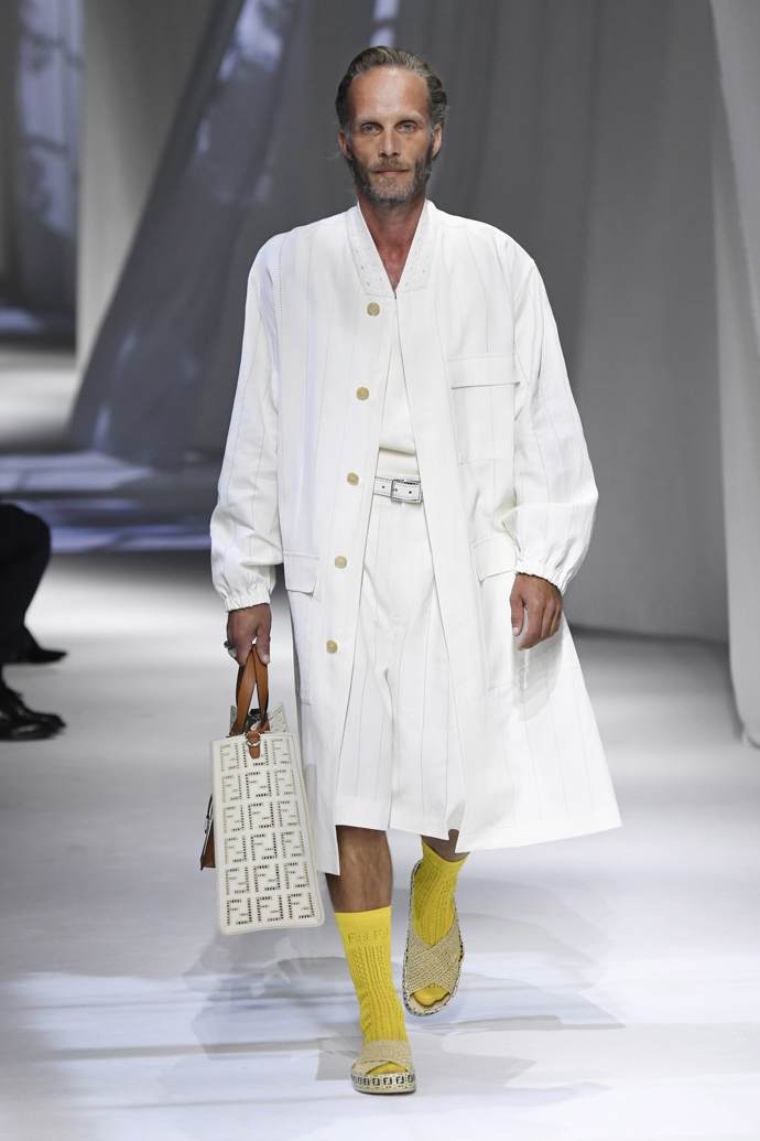 Prohlédněte si celou kolekci Fendi Spring-Summer 2021: