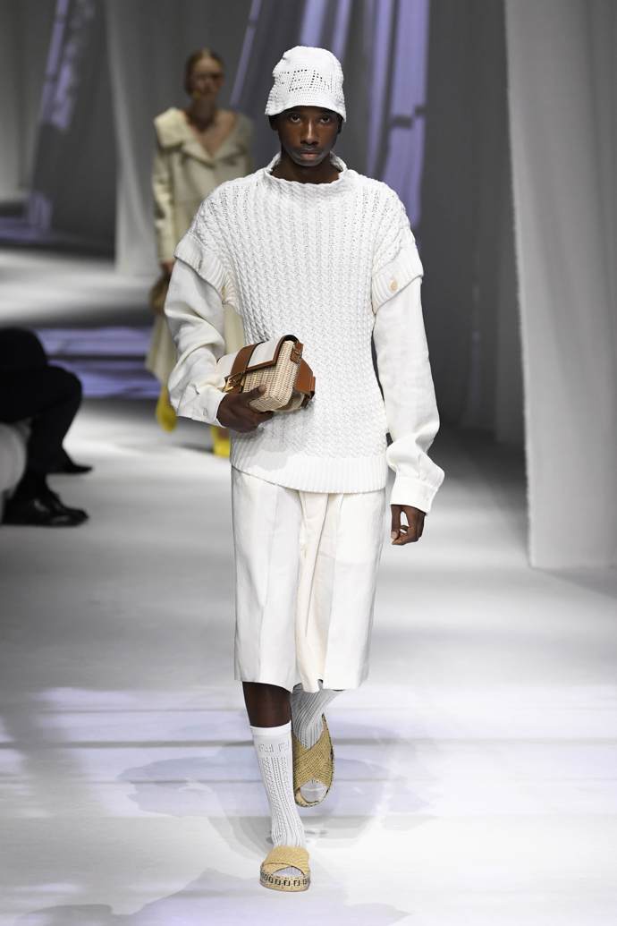 Prohlédněte si celou kolekci Fendi Spring-Summer 2021: