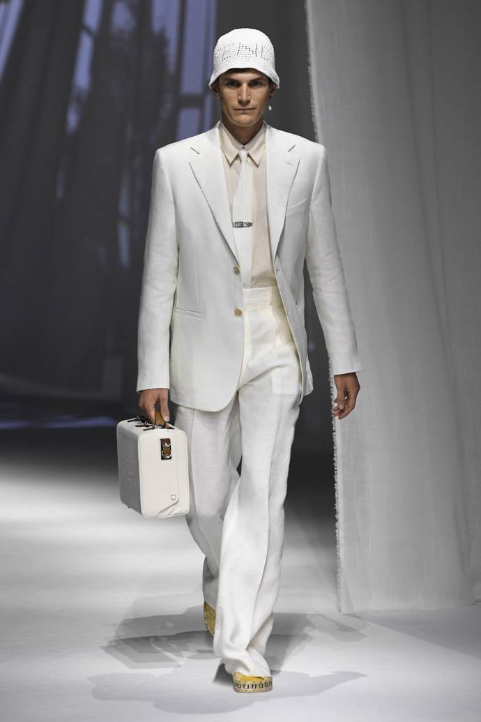 Prohlédněte si celou kolekci Fendi Spring-Summer 2021: