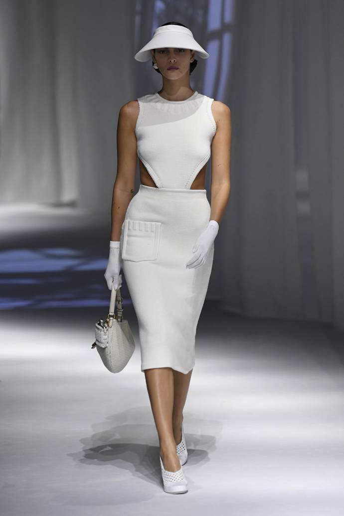 Prohlédněte si celou kolekci Fendi Spring-Summer 2021: