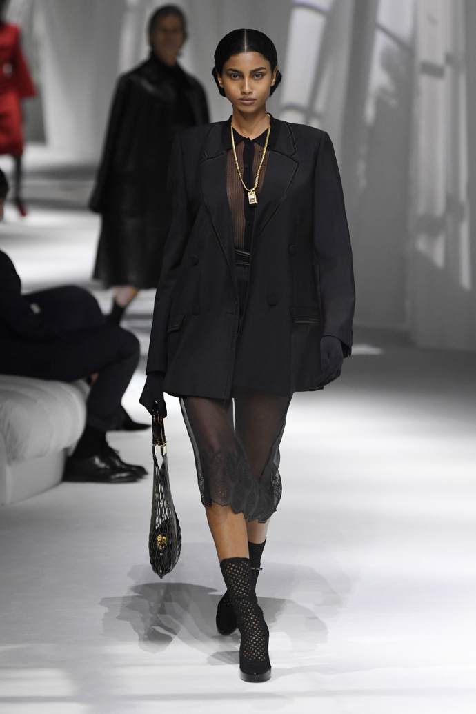 Prohlédněte si celou kolekci Fendi Spring-Summer 2021: