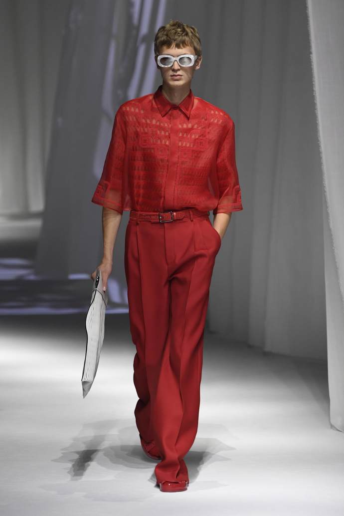 Prohlédněte si celou kolekci Fendi Spring-Summer 2021: