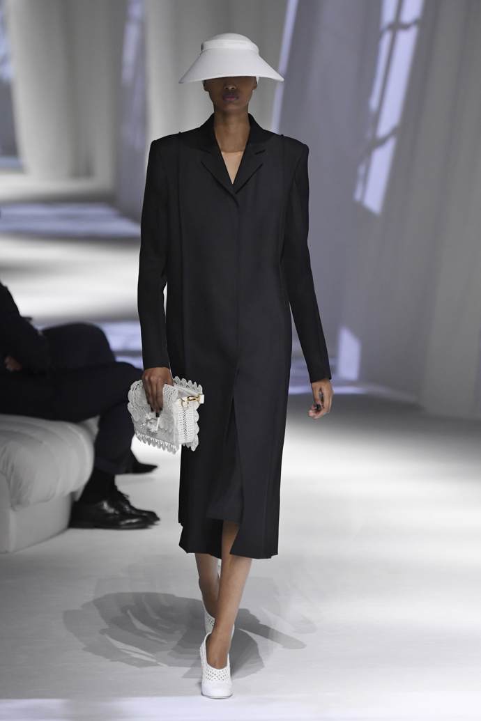 Prohlédněte si celou kolekci Fendi Spring-Summer 2021: