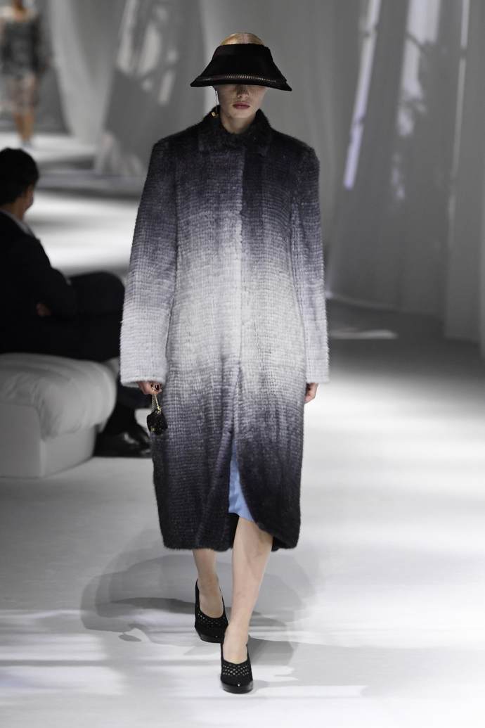 Prohlédněte si celou kolekci Fendi Spring-Summer 2021:
