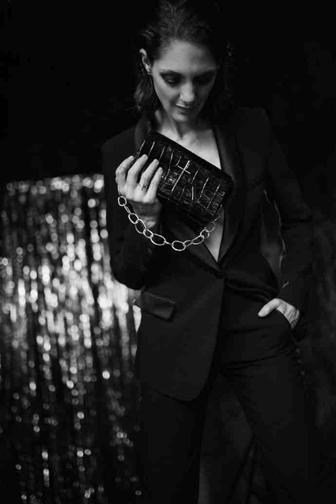 Klára Issová pro .about leather.
