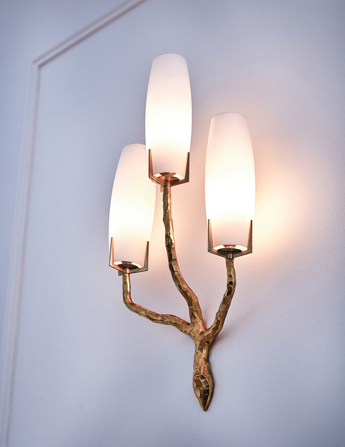 Zlatý detail

„Lampu od Francouze Felixe Agostiniho jsem dostal k narozeninám od kamarádů.“ 

Foto: Benedikt Renč

 
