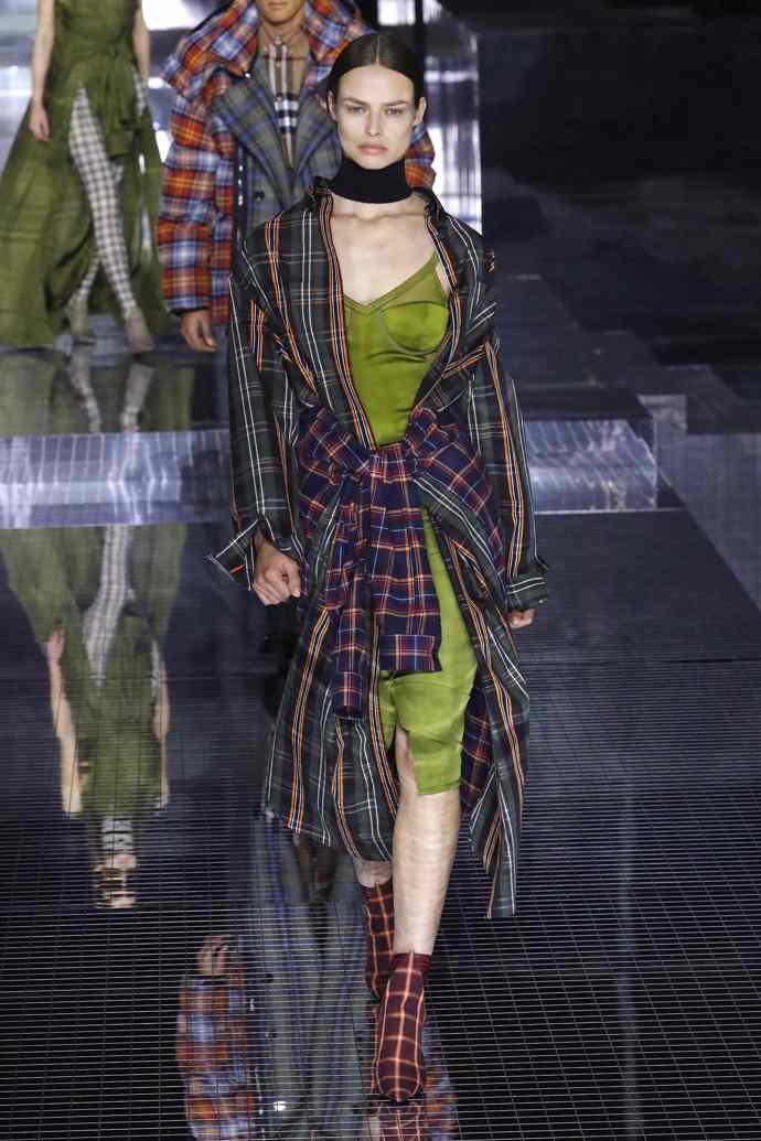 Burberry - Runway z London Fashion Week, únor 2020
