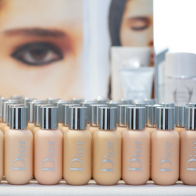 Backstage z líčení na přehlídku Dior SS 2021 | Foto: Inès Manai