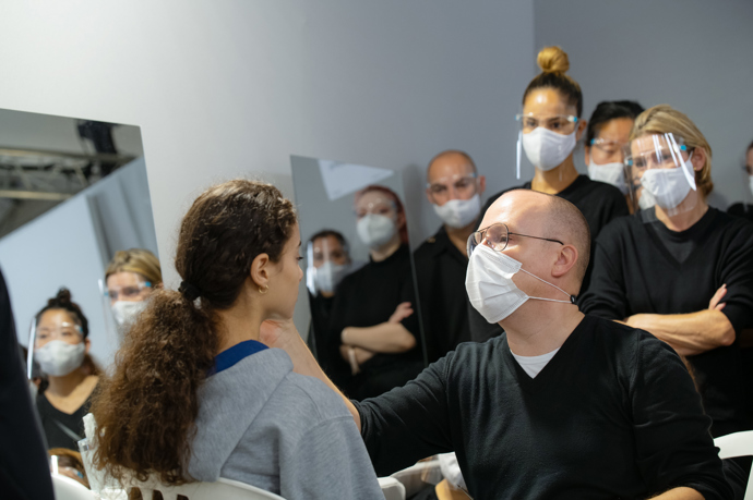 Backstage z líčení na přehlídku Dior SS 2021 | Foto: Inès Manai