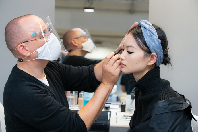 Backstage z líčení na přehlídku Dior SS 2021 | Foto: Inès Manai