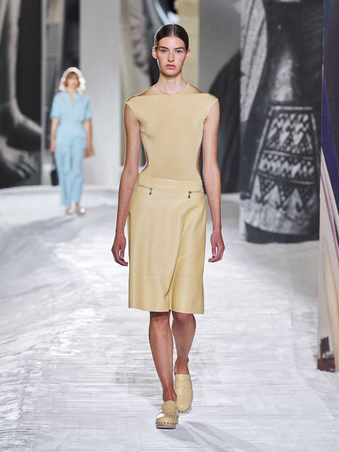 Prohlédněte si celou kolekci Hermės Spring-Summer 2021: (foto Filippo Fior)