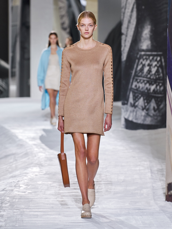 Prohlédněte si celou kolekci Hermės Spring-Summer 2021: (foto Filippo Fior)