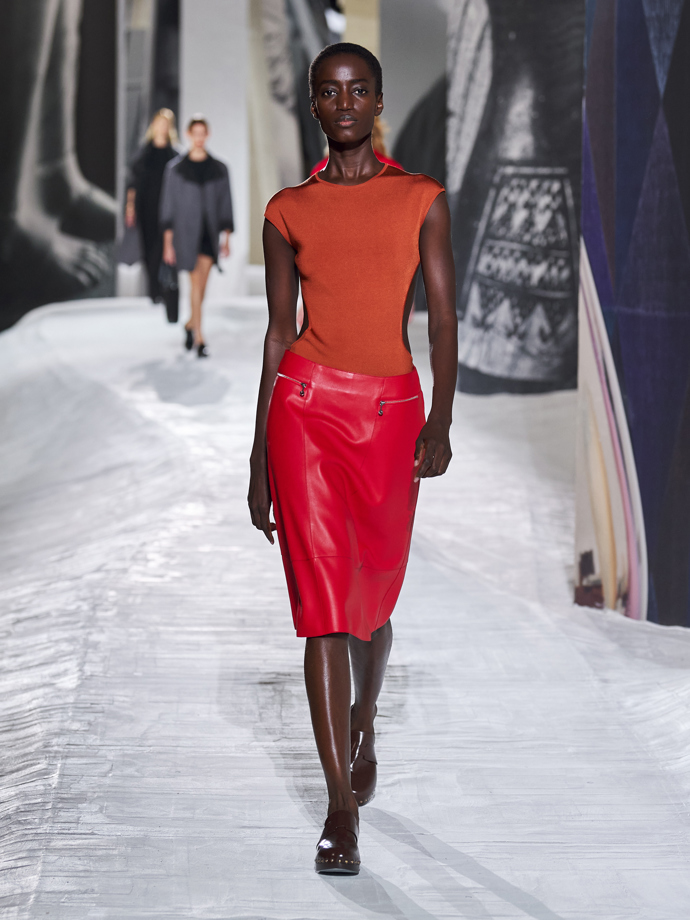 Prohlédněte si celou kolekci Hermės Spring-Summer 2021: (foto Filippo Fior)