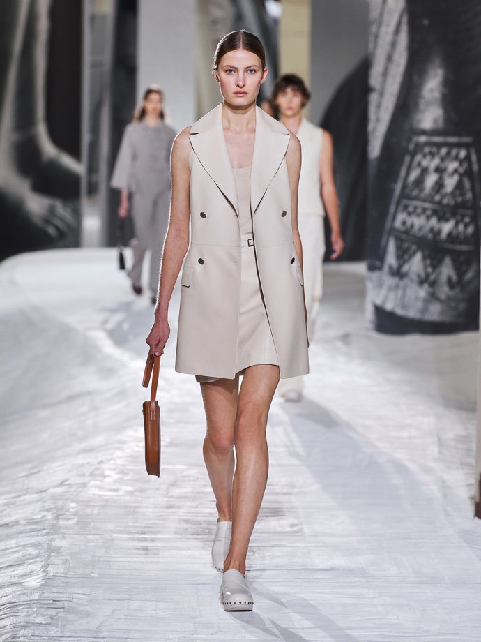 Prohlédněte si celou kolekci Hermės Spring-Summer 2021: (foto Filippo Fior)