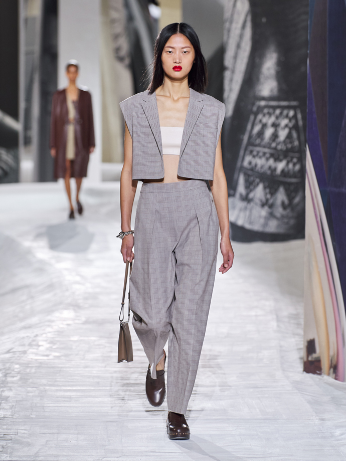Prohlédněte si celou kolekci Hermės Spring-Summer 2021: (foto Filippo Fior)