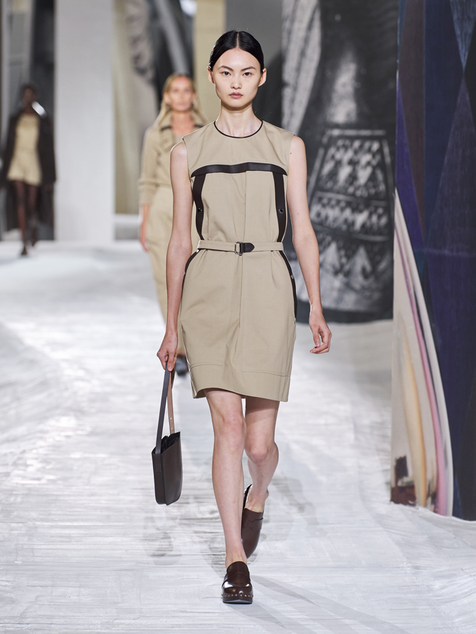 Prohlédněte si celou kolekci Hermės Spring-Summer 2021: (foto Filippo Fior)