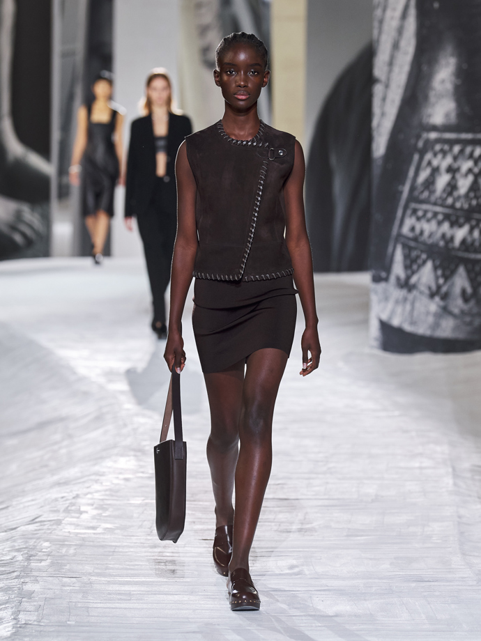 Prohlédněte si celou kolekci Hermės Spring-Summer 2021: (foto Filippo Fior)