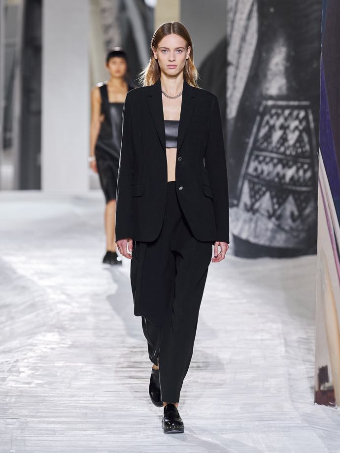 Prohlédněte si celou kolekci Hermės Spring-Summer 2021: (foto Filippo Fior)