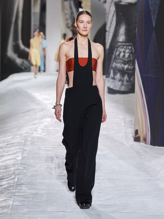 Prohlédněte si celou kolekci Hermės Spring-Summer 2021: (foto Filippo Fior)