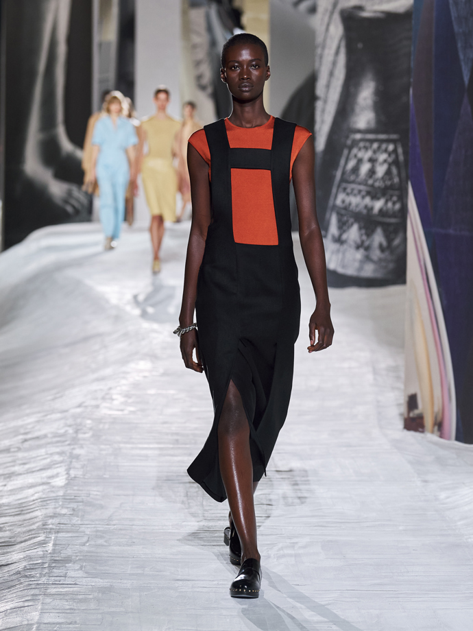 Prohlédněte si celou kolekci Hermės Spring-Summer 2021: (foto Filippo Fior)