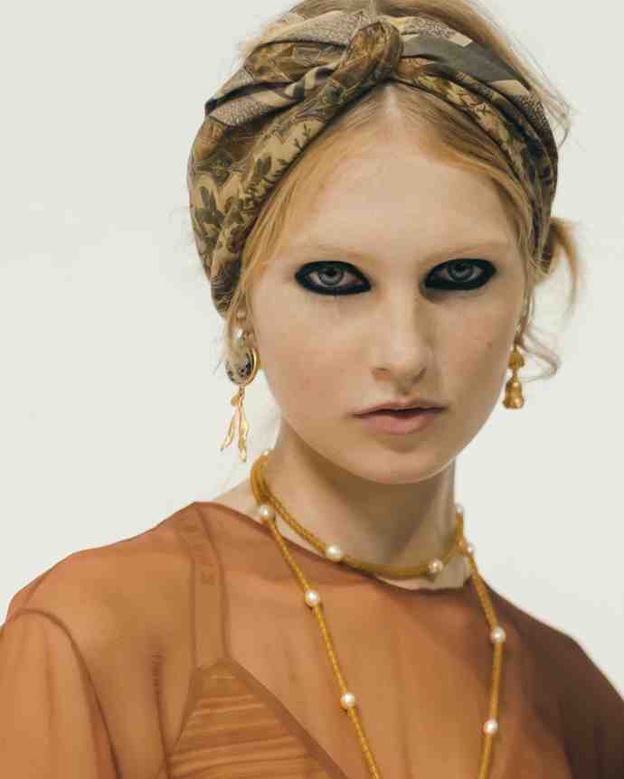 Líčení na přehlídce Dior SS 2021 | Foto: Vanni Bassetti