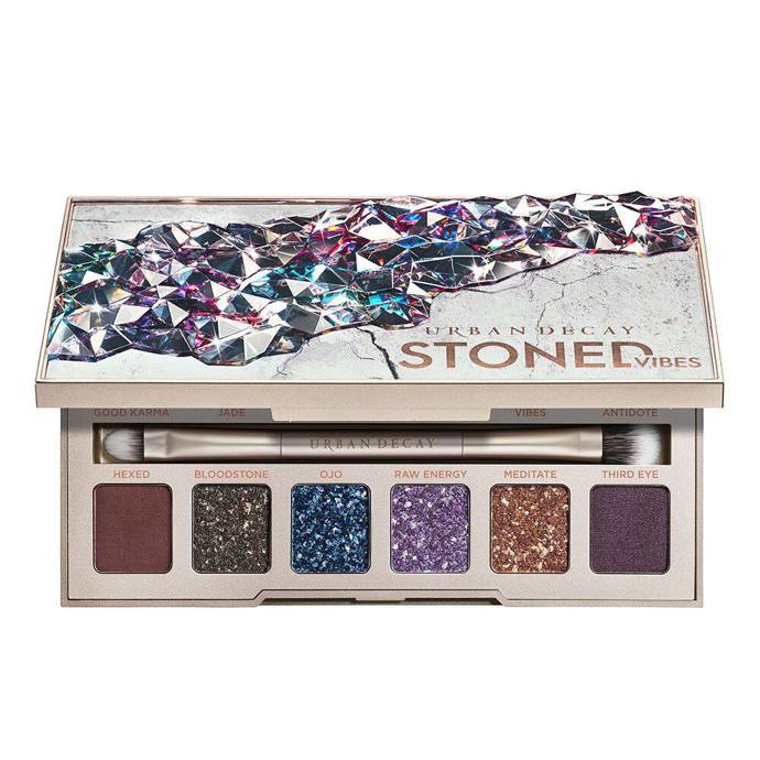 Urban Decay, Stoned Eyeshadow Palette, 1 450 Kč.
