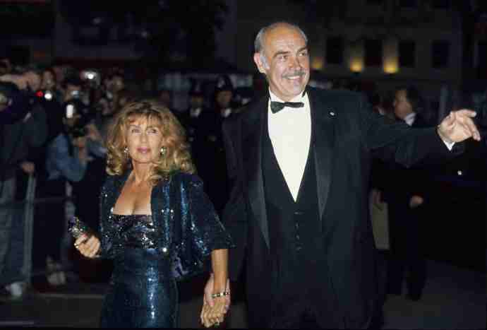 Sean Connery se ženou Micheline Roquebrune. | Londýn, 1990
