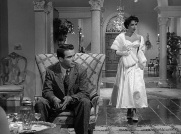 Místo na výsluní (1951), pozornost si zde zaslouží nejen Elizabeth Taylor, ale především její nádherné plesové šaty, které přesně definují její okouzlující šarm a styl.
