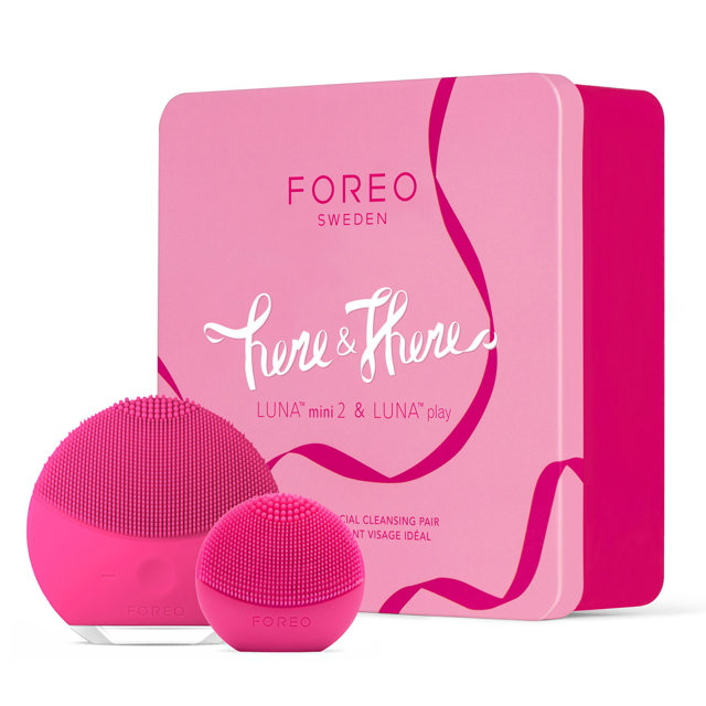 Dárková sada FOREO Here & There pro čištění pleti Dárková sada FOREO Here & There pro čištění pleti