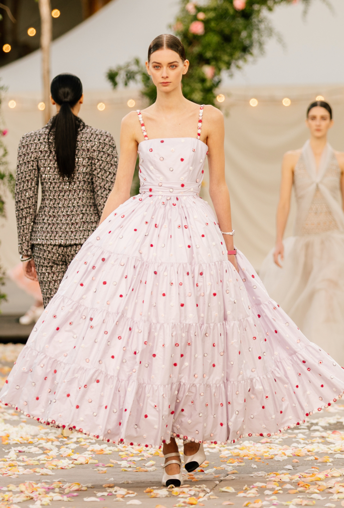 Chanel haute couture jaro/léto 2021 
