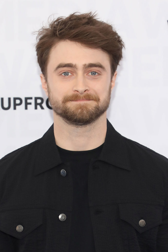  

Daniel Radcliffe 

“Nemám Twitter ani Facebook a myslím si, že je tak můj život mnohem jednodušší. Protože když sdílíte každý svůj krok a pak tvrdíte, že chcete soukromí, myslím, že vás nikdo nemůže brát vážně,” řekl herec Sky News. 
