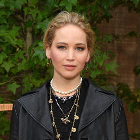  

Jennifer Lawrence 

“Twitter si nikdy nepořídím. Nejsem dobrá, co se týče mého telefonu ani jiných technologií,” řekla herečka pro BBC Radio 1. “Nedokážu ani pořádně napsat email, takže myšlenka mě a Twitteru je nepředstavitelná.” 
