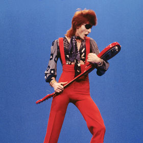 Módní proměny Davida Bowieho

 
