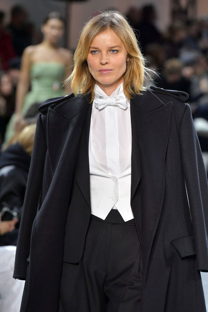 

Eva Herzigová pro Alexandre Vauthier jaro/léto 2020.
