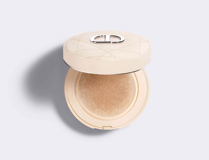 Dior Forever Cushion Powder, Cena 1650 Kč, Dior
