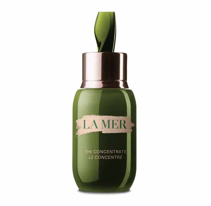 Pleťové sérum The Concentrate, La Mer, 14 600 Kč za 50 ml
Pleťové sérum The Concentrate, La Mer, 14 600 Kč za 50 ml