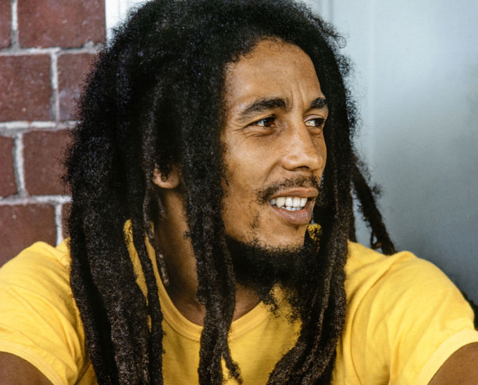 Dredy jsou často spojovány s rastafariánským hnutím, avšak nikdo není jejich synonymem tak jako reggae legenda Bob Marley.
Dredy jsou často spojovány s rastafariánským hnutím, avšak nikdo není jejich synonymem tak jako reggae legenda Bob Marley.