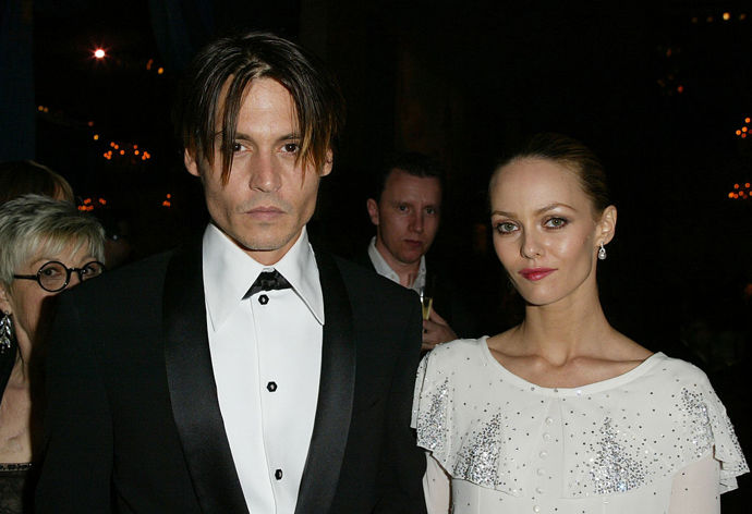 Johnny Depp a francouzská modelka Vanessa Paradis byli považováni za IT pár mezi lety 1998 a 2012. Ačkoliv mají dvě děti, nikdy se k oltáři nevydali.
Johnny Depp a francouzská modelka Vanessa Paradis byli považováni za IT pár mezi lety 1998 a 2012. Ačkoliv mají dvě děti, nikdy se k oltáři nevydali.