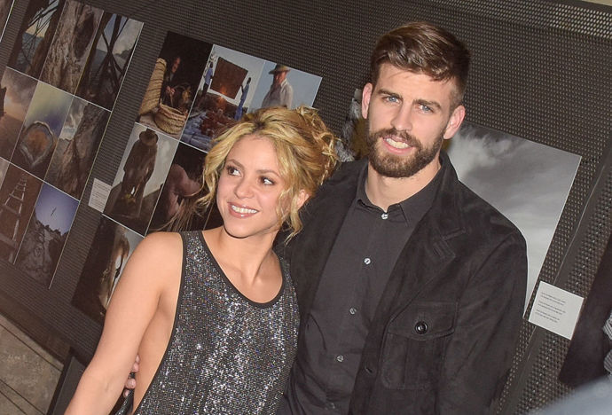 Tato dvojice se poprvé setkala, když zpěvačka natáčela klip k FIFA hymně “Waka Waka” v roce 2010. Shakira a fotbalová hvězda Gerard Piqué spolu možná mají dvě děti, ale nenechte se zmást, svoji nejsou a ani se k tomu nechystají. Pro 60 Minutes interview diva z Kolumbie uvedla, že ji manželství děsí a preferuje oslovení přítelkyně.
Tato dvojice se poprvé setkala, když zpěvačka natáčela klip k FIFA hymně “Waka Waka” v roce 2010. Shakira a fotbalová hvězda Gerard Piqué spolu možná mají dvě děti, ale nenechte se zmást, svoji nejsou a ani se k tomu nechystají. Pro 60 Minutes interview diva z Kolumbie uvedla, že ji manželství děsí a preferuje oslovení přítelkyně.