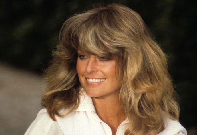 Farrah Fawcett byla kulturní ikonou. V roce 1970 zahájila vlasovou revoluci, když se objevila se svou dnes již tradiční foukanou v seriálu Charlie’s Angels.
Farrah Fawcett byla kulturní ikonou. V roce 1970 zahájila vlasovou revoluci, když se objevila se svou dnes již tradiční foukanou v seriálu Charlie’s Angels.