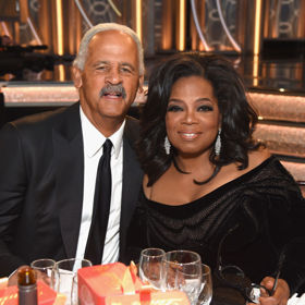 Oprah Winfrey a Stedman Graham jsou spolu již dlouhých 35 let. První rance měli v roce 1986. A zatímco Graham v roce 1992 Winfrey o ruku požádal a ona přijala, dvojice se rozhodla nakonec k oltáři nejít. Oprah přiznala, že nechtěla ohrozit svou kariéru a také se bála, že kdyby se vzali, tak by se jejich vztah rozpadl.
Oprah Winfrey a Stedman Graham jsou spolu již dlouhých 35 let. První rance měli v roce 1986. A zatímco Graham v roce 1992 Winfrey o ruku požádal a ona přijala, dvojice se rozhodla nakonec k oltáři nejít. Oprah přiznala, že nechtěla ohrozit svou kariéru a také se bála, že kdyby se vzali, tak by se jejich vztah rozpadl.