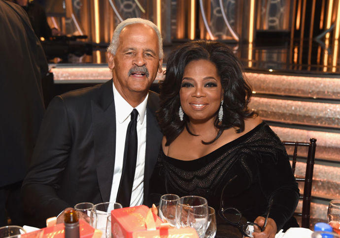 Oprah Winfrey a Stedman Graham jsou spolu již dlouhých 35 let. První rance měli v roce 1986. A zatímco Graham v roce 1992 Winfrey o ruku požádal a ona přijala, dvojice se rozhodla nakonec k oltáři nejít. Oprah přiznala, že nechtěla ohrozit svou kariéru a také se bála, že kdyby se vzali, tak by se jejich vztah rozpadl.
Oprah Winfrey a Stedman Graham jsou spolu již dlouhých 35 let. První rance měli v roce 1986. A zatímco Graham v roce 1992 Winfrey o ruku požádal a ona přijala, dvojice se rozhodla nakonec k oltáři nejít. Oprah přiznala, že nechtěla ohrozit svou kariéru a také se bála, že kdyby se vzali, tak by se jejich vztah rozpadl.