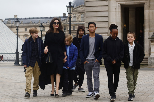 Angelina Jolie a její děti Angelina Jolie a její děti